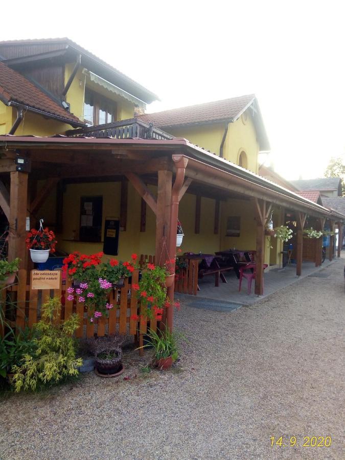 Guest House Vila Frýdštejn Eksteriør billede
